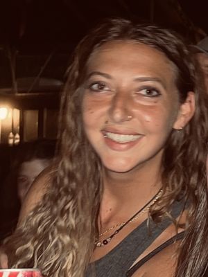 Anna, 28