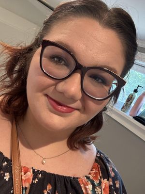 Marianne, 23