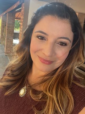 Renata, 44