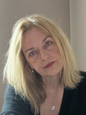 Ewa, 55