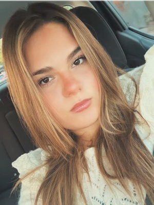 Leyla, 19