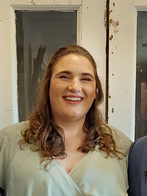 Caitlin, 27