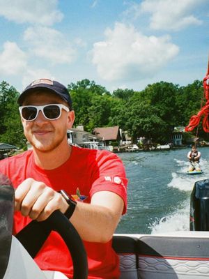 Chris, 27
