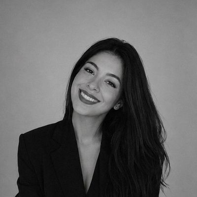 Agustina, 29