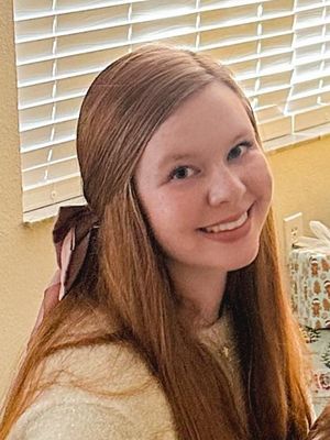 Ava, 21