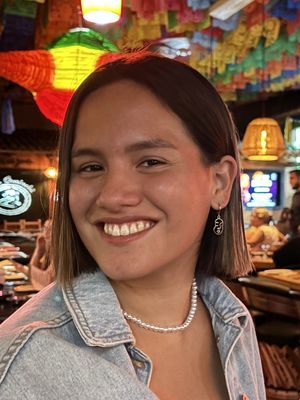 Montse, 21