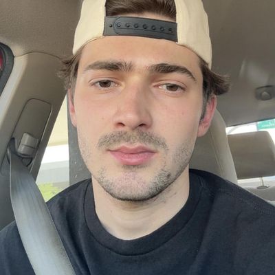 Levi, 25