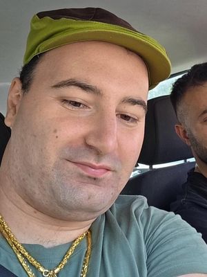 Daniel, 30
