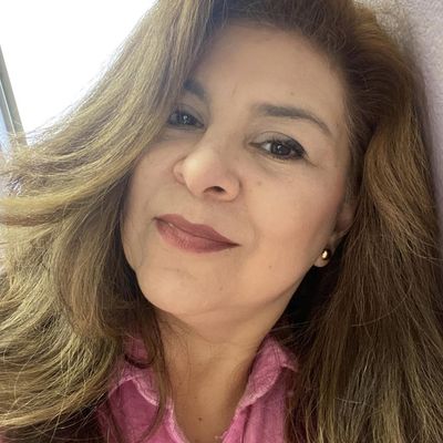 Claudia, 58