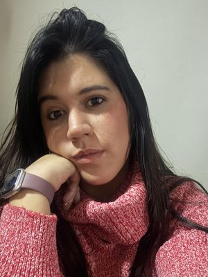 Daniela, 30