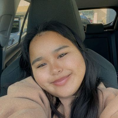 Julia, 21