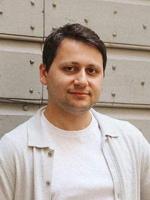 Julian, 33