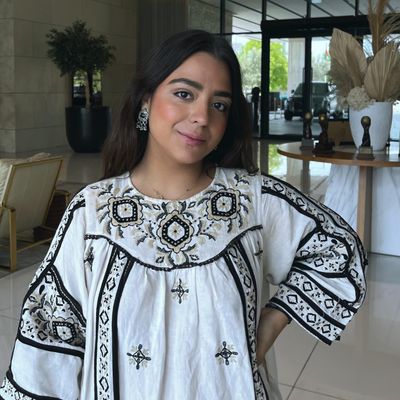 Mireia, 28