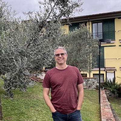 Jean, 52