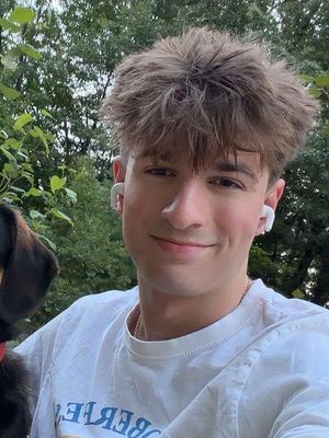 Oliver, 19