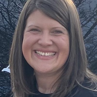 Julie, 44