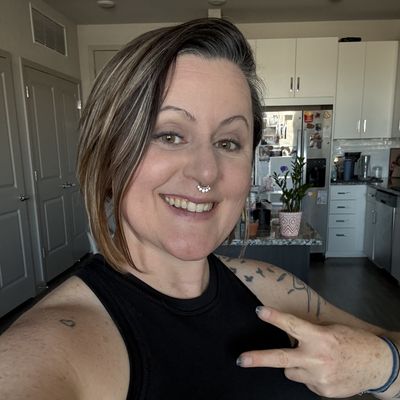 Dee Dee, 45