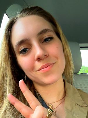Kaitlyn, 26