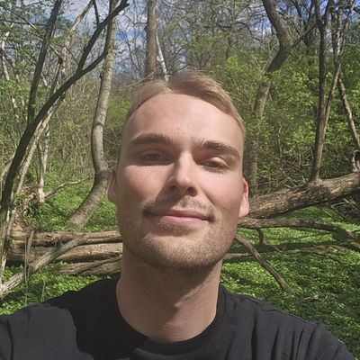 Chandler, 24
