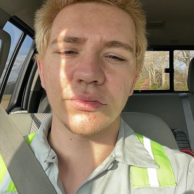 Levi, 25