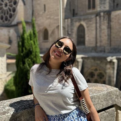 Luisa, 21