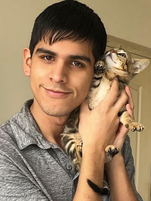 Mauricio, 24