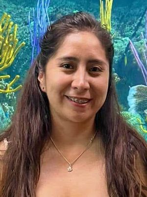 Andrea, 28