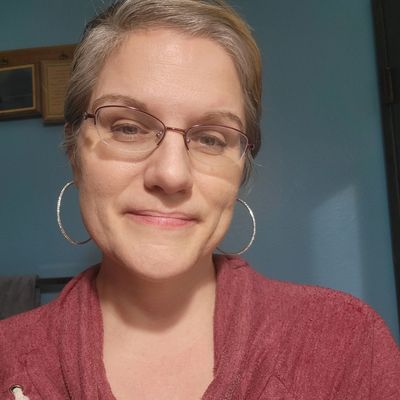 Ellen, 49