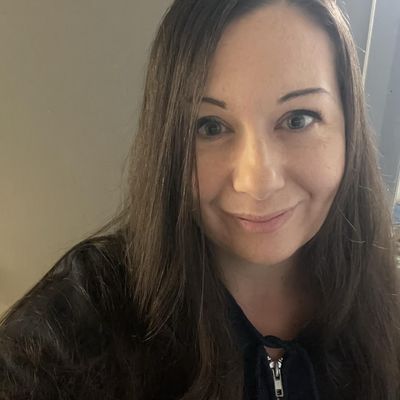 Lisa, 44