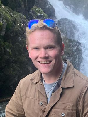 Sean, 27