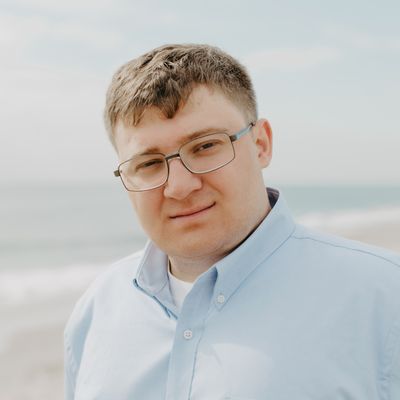John, 27
