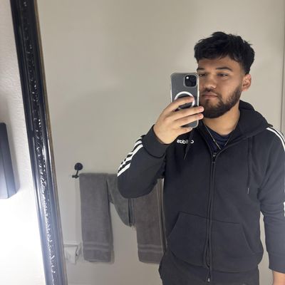 Diego, 25