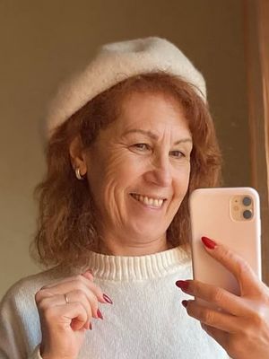 Cyndi, 52