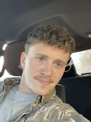 Andy, 26