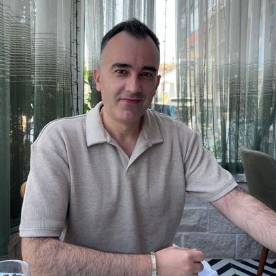 Kurt, 39