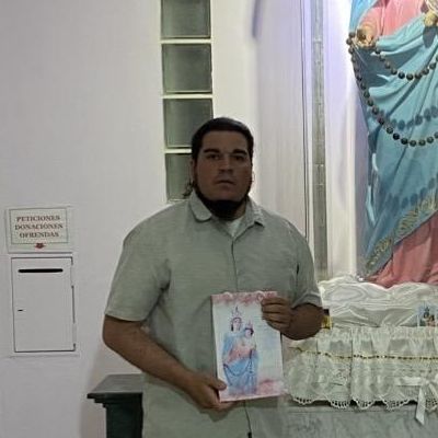 Nicolas, 41
