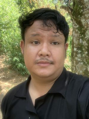Anggi, 25