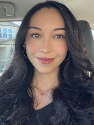 Adriana, 31