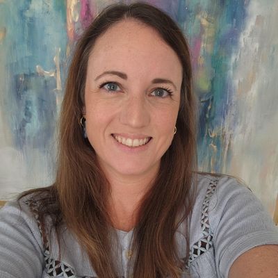 Caitlin, 36