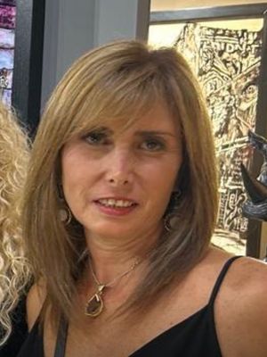 Alicia, 53