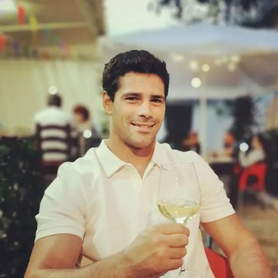 Jose, 37
