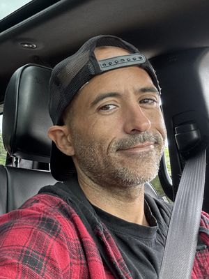 Dan, 42