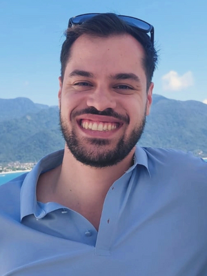 Thomas, 27