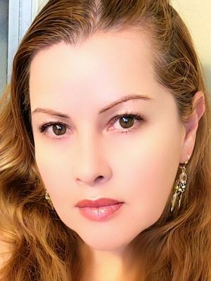 Maria, 43
