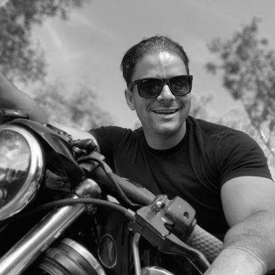 Julian, 33