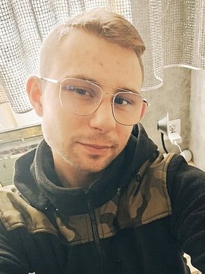 Lukasz, 23