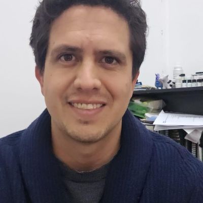 Esteban, 35