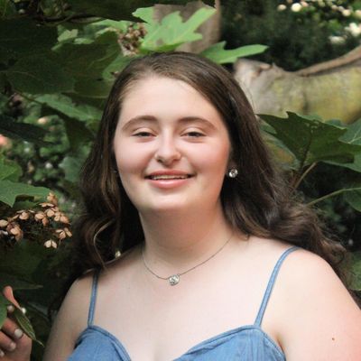 Kelsey, 22