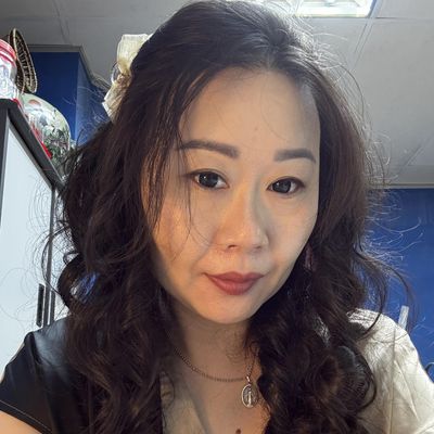 Elise, 47