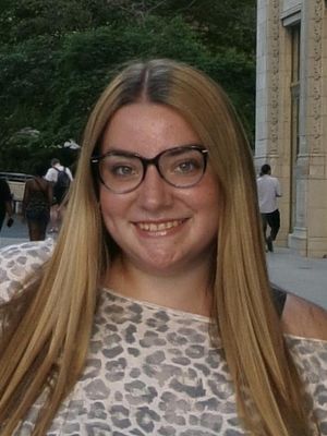 Abby, 22